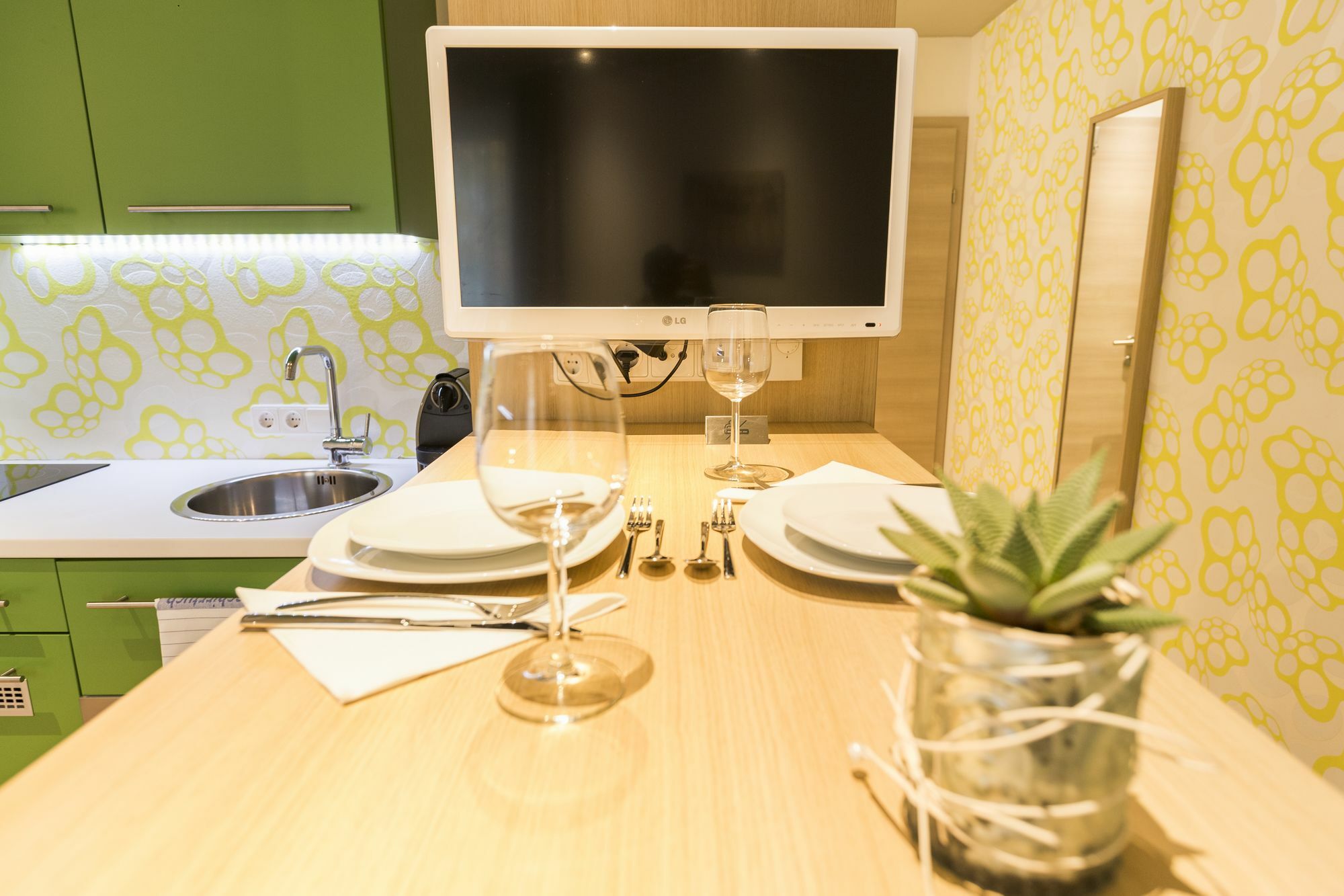 Room 5 Apartments Solnohrad Exteriér fotografie